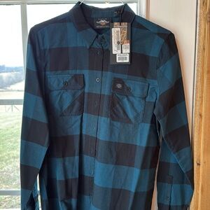 Women’s Long sleeve Harley Davidson button up shirt
NWT